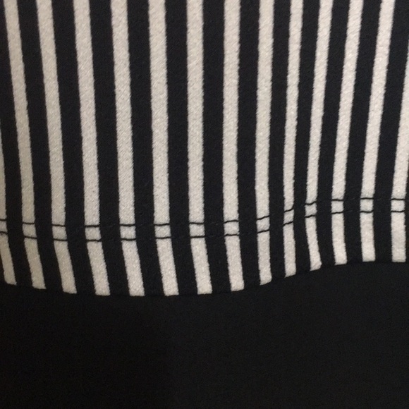 ADRIANNA PAPELL Oversized Relaxed Fit Easy Wear Top with Flowy Sheer Length - Picture 10 of 12